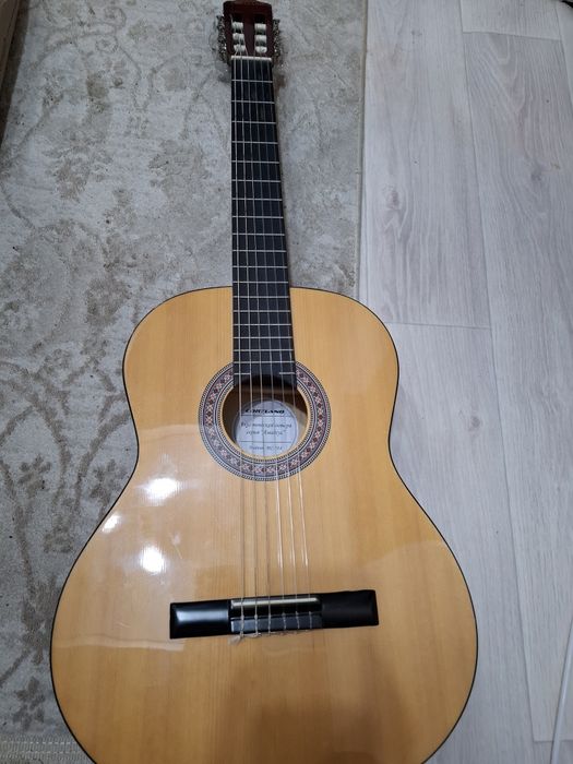 Продам гитару акустическая марки Cortland серия амадеус