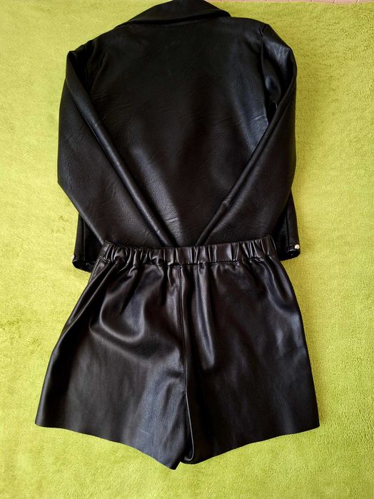 Set imitatie piele geaca, fusta-pantalon si colanti