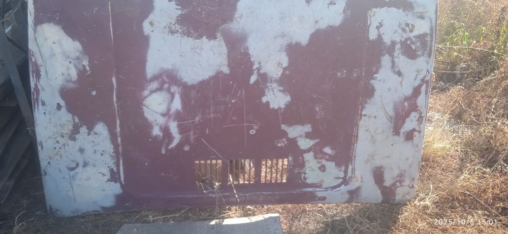 Капот от машины Нива