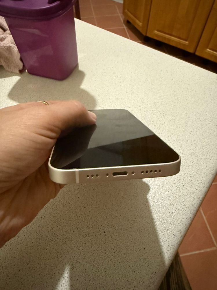 iPhone 13 в идеальном состоянии