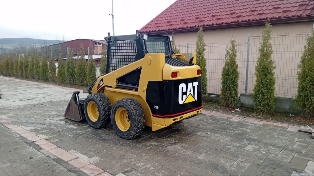 Minincarcator Caterpillar 226 3000kg an 2007