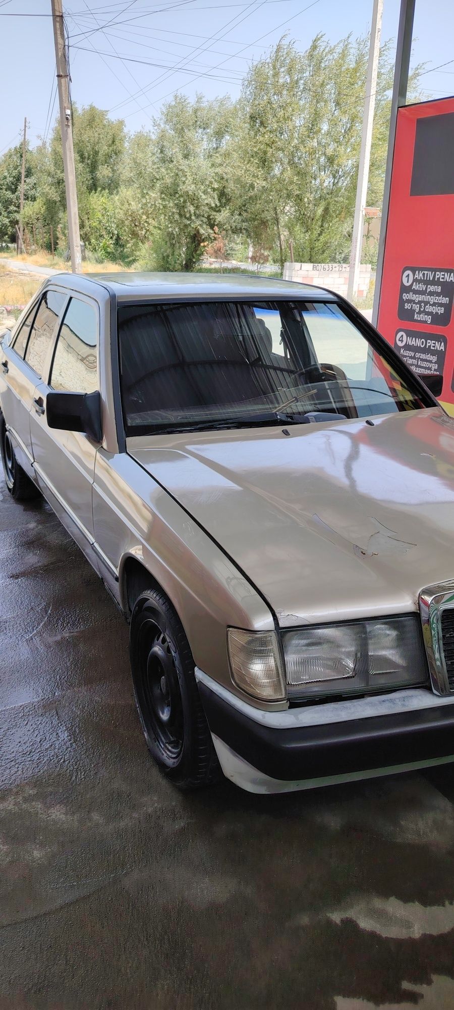 Mercedes-Benz 190