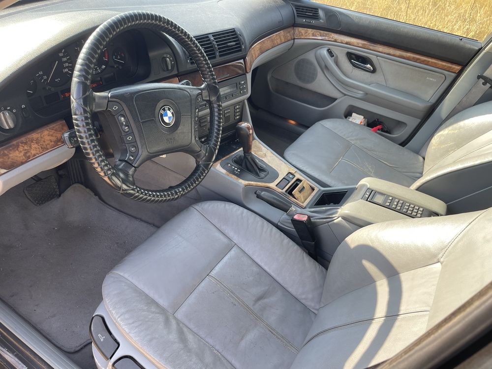 BMW E39 523i На части