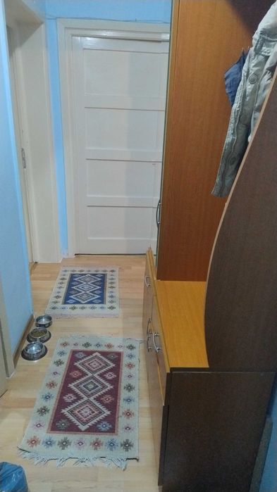 Dulap pentru hol cu etajere si oglinda