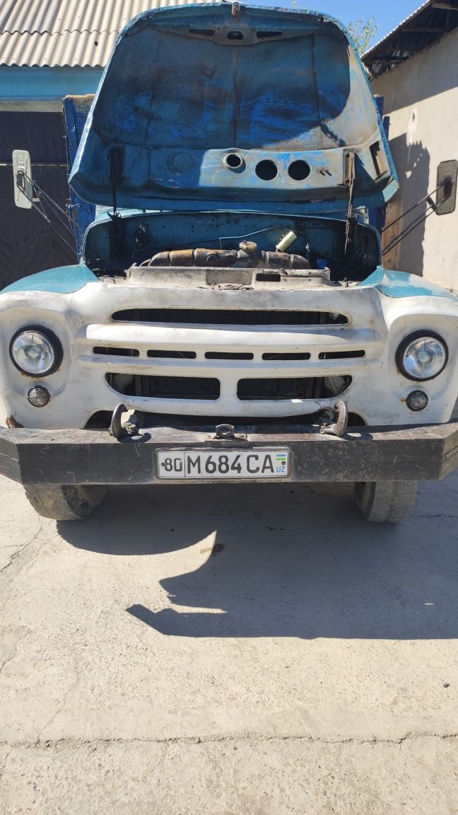 Zil-138 gaz va benzinda yuradi