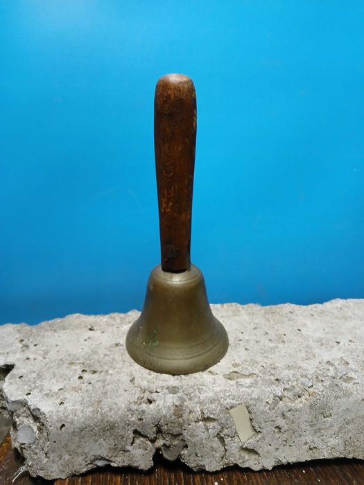 Стар звънец на господаря.