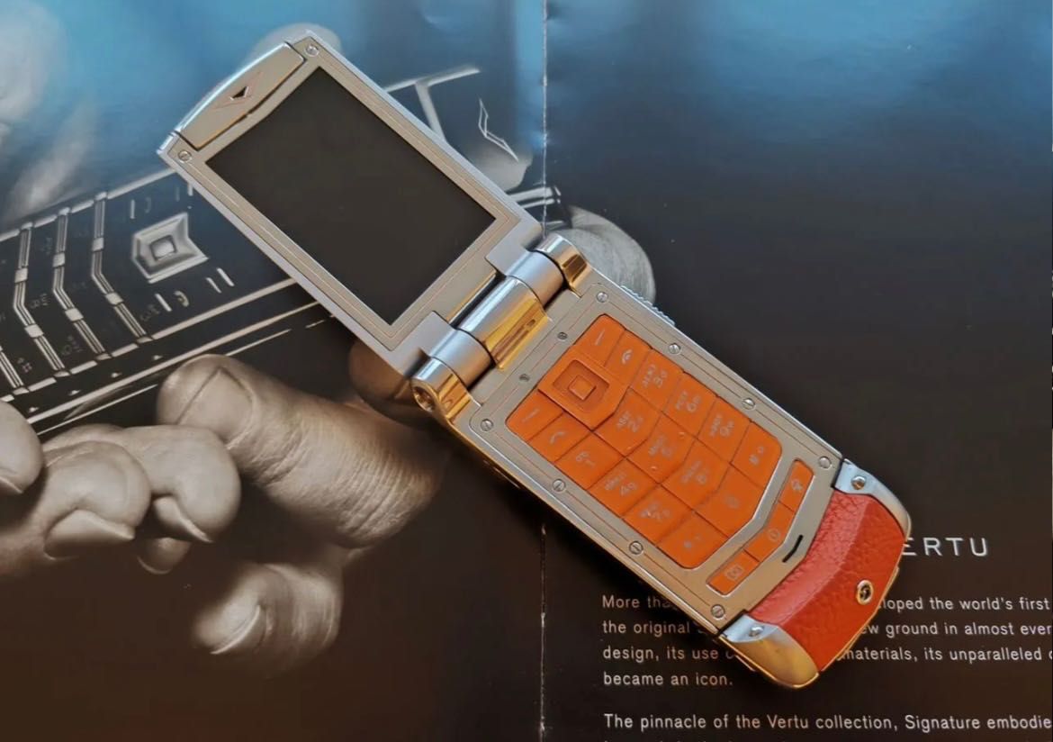 Vertu Ayxta Orange 2017