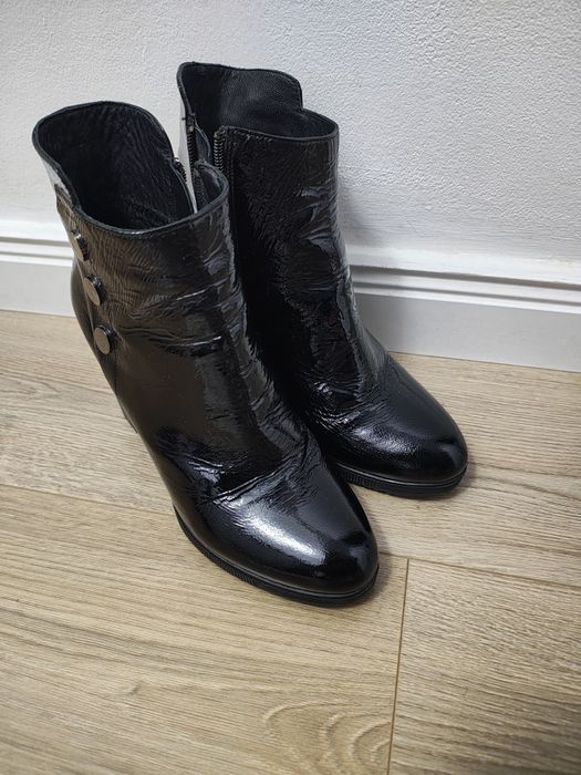 Ghete de dama lucioase