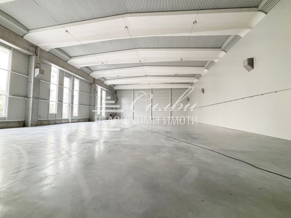 Производствени площи - складове/ халета в Индустриална зона кв.Тракия