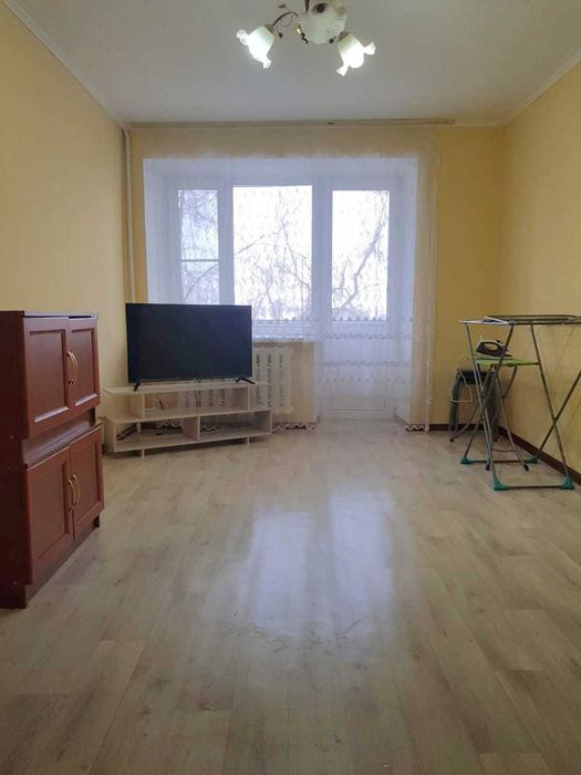 2 комнатная квартира на Кирова с ремонтом 4 этаж