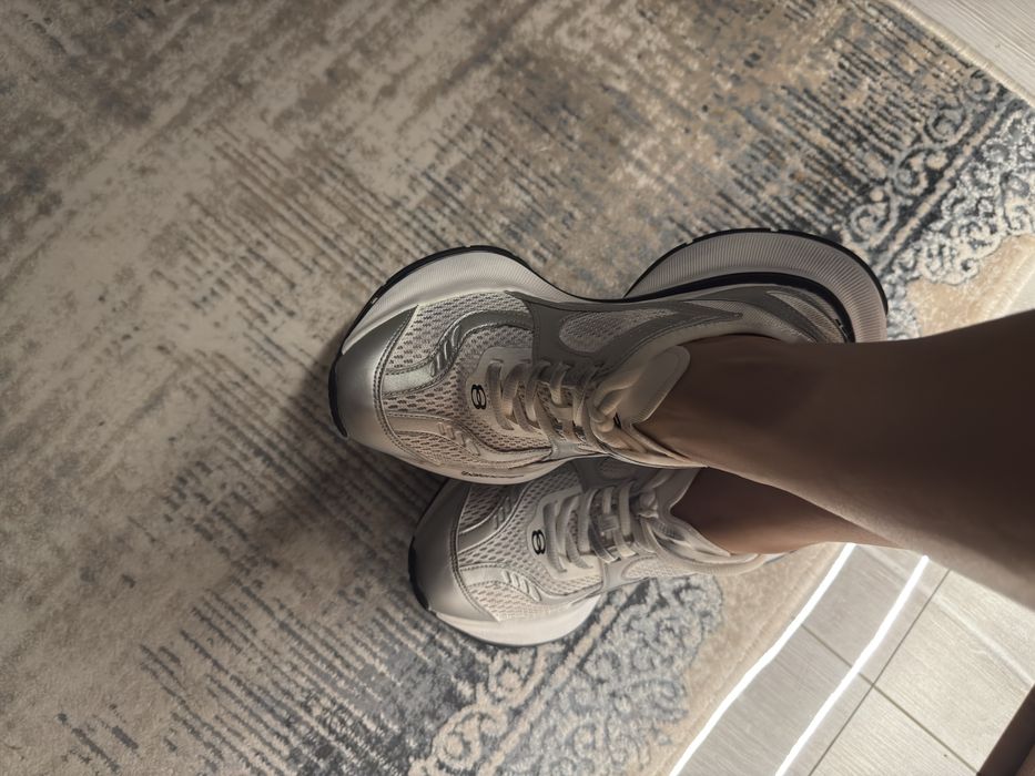 Баленсиага оригинал кроссы размер 35