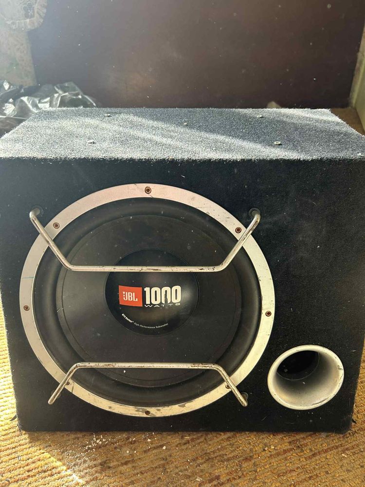 Бас каса JBL 1000w с усилвател 450w