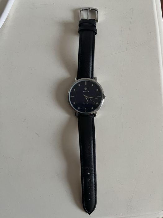 Кварцевые часы WOOR