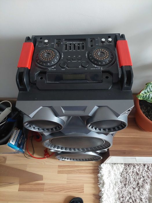 Vând boxă muzicală multifuncțional