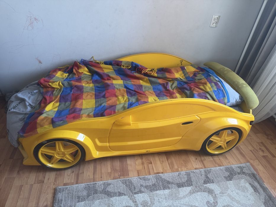 Кровать машинка для детей и подростков