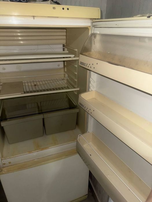 Холодильник Snaige в рабочем состояние