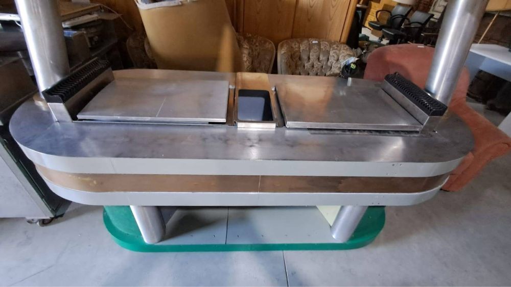 Insula de gătit profesională inox cu plită și hotă