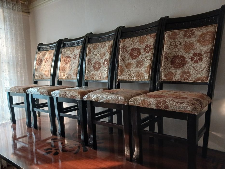 10 kishilik stol stul sotiladi