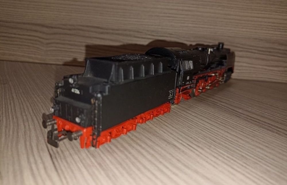 Locomotiva BR 41 , producător Marklin 
Roți metalice izolate, se poate