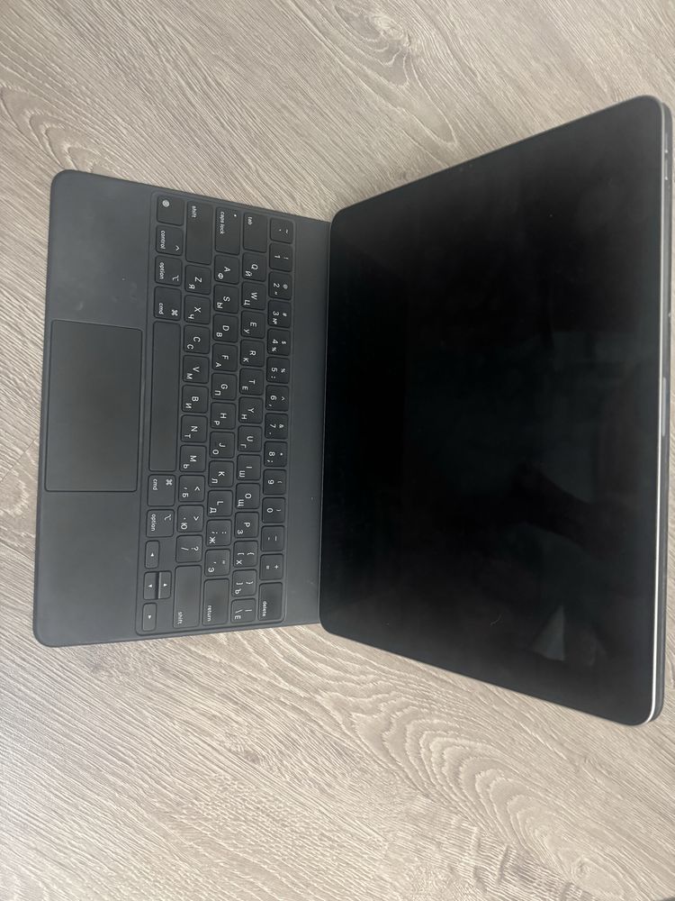 Ipad диагональ 12,9 в комплекте magic keyboard