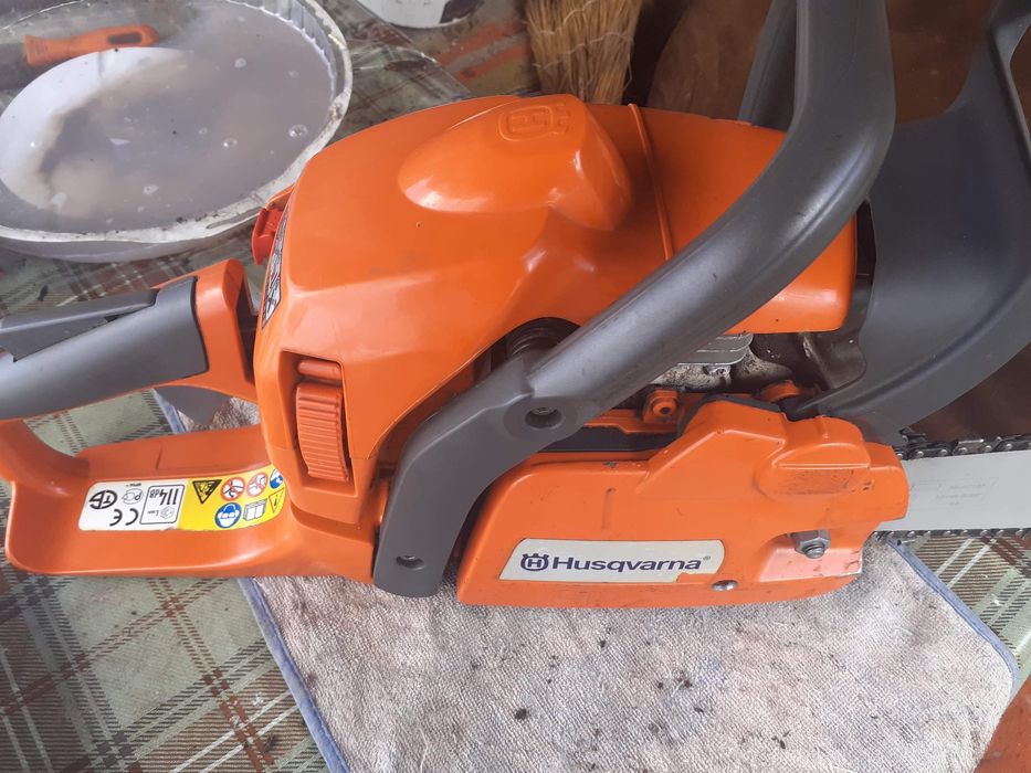 Vand huquvarna 435 (trebuie schimbat segmentul  )in rest e perfecta