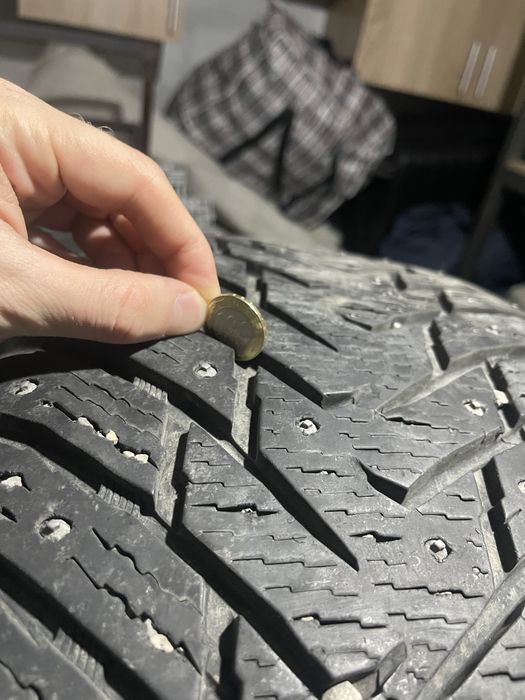 Зимняя шипованная резина на крузак