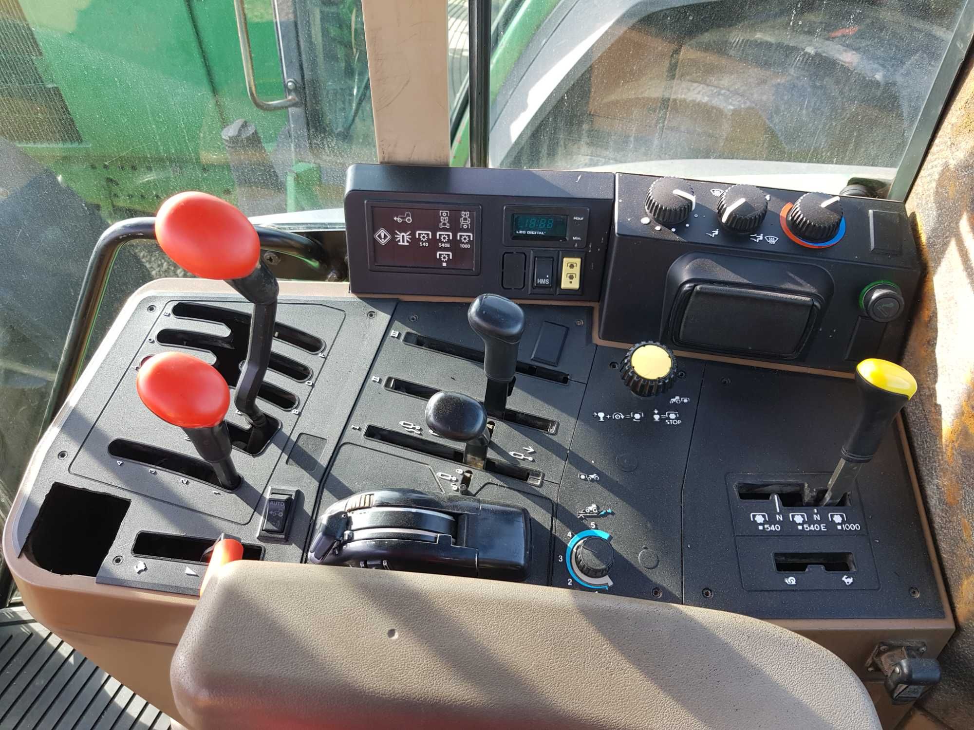 Tractor John Deere 6400