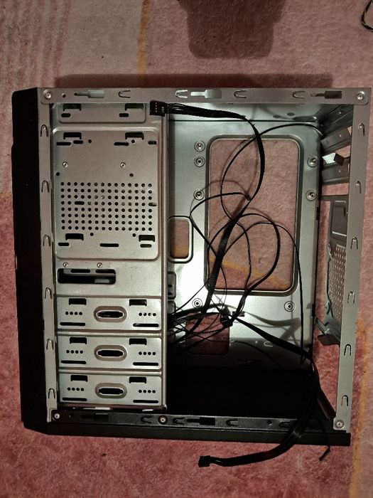 Vand carcasa pc buna
