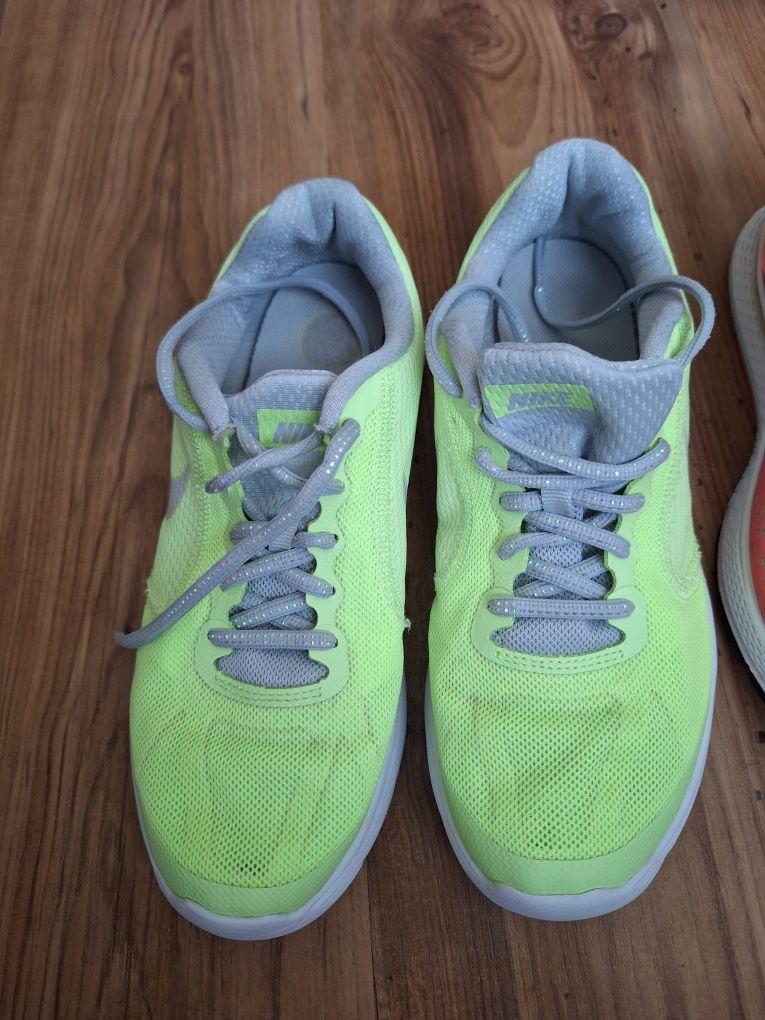 Маратонки nike ..
