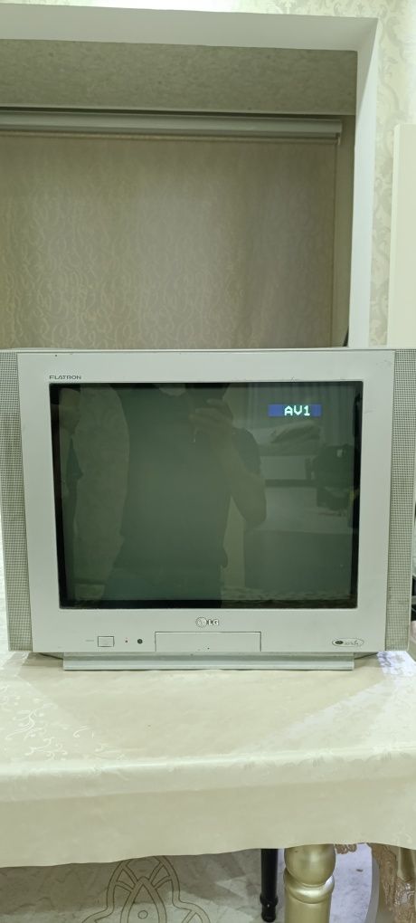 LG televizor holati yaxshi ishlidi remont bo'magan.