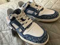 Adidasi guess 42