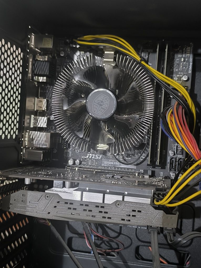 i5 9400f, gtx 1650, 16Gb, 1Tb hdd, 240Gb ssd