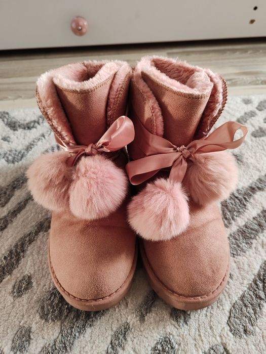 Cizme tip UGG mărimea 36