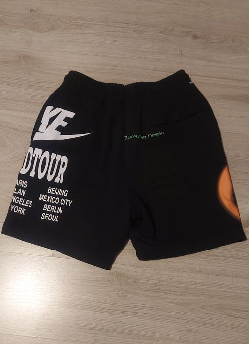 Nike world tour шорти S размер