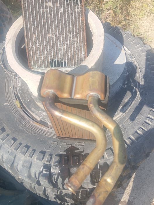 Продам новые зимние шипованные шины