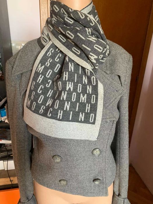 Шал на бранда  Moschino
