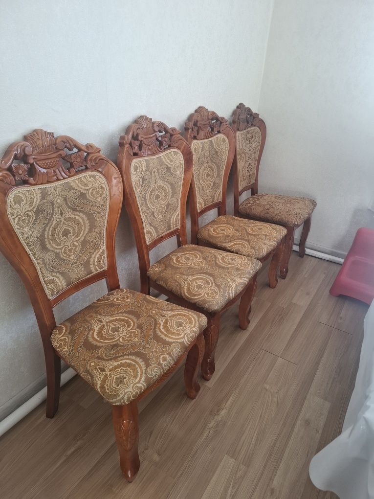 Стулья продаётся