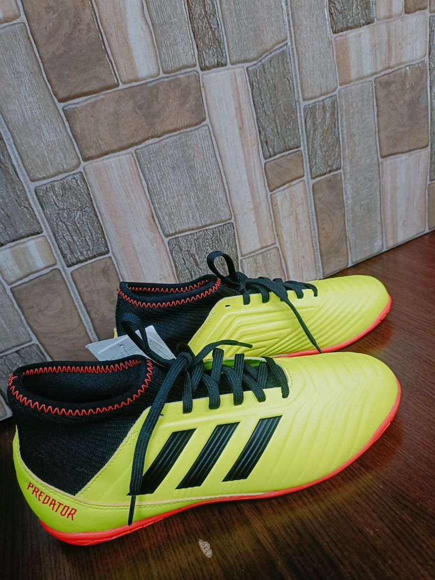 Vând ghete! Adidas Predator(Preț 175 lei),negociabil