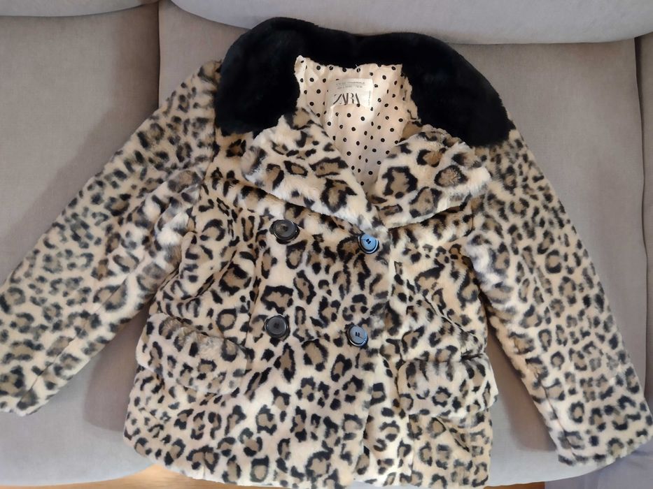 Vând haina blăniță pentru fetițe