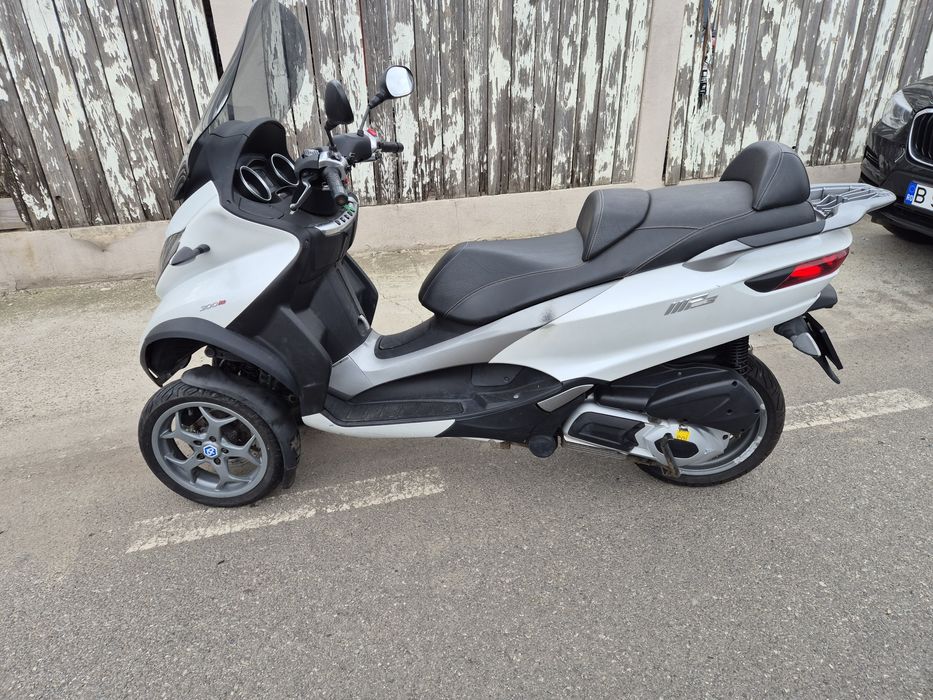 Triciclu Piaggio MP3 300 2016, 3 roti 15500km