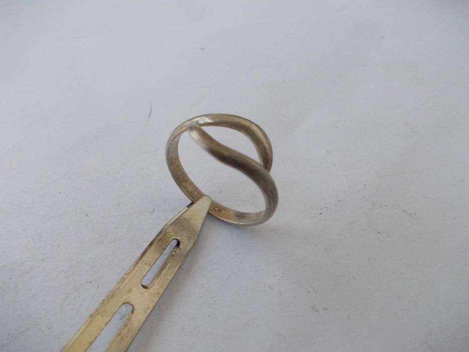 Inel vechi din argint F