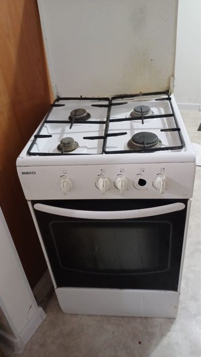 Продам газ плиту