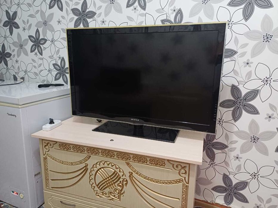 Продается телевизор, есть подставка