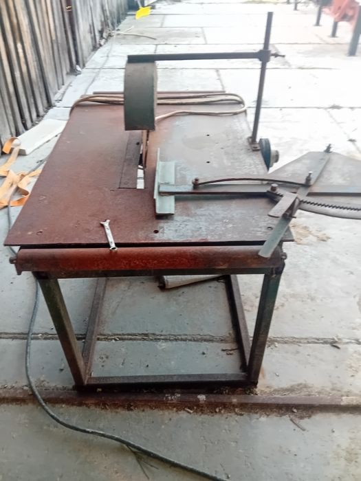 Masa de circular trifazic