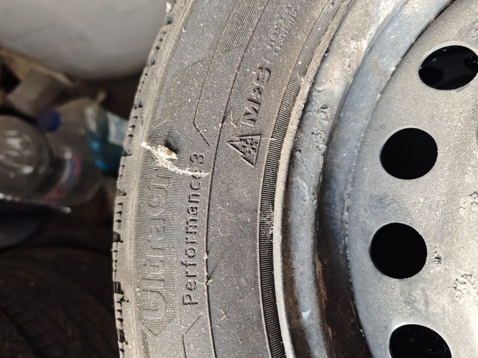 Гуми зимни с джанти GoodYear