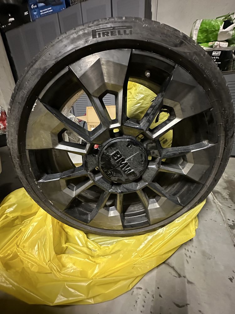 4бр летни гуми с джанти 23’’ за BMW XM. 2бр 315/30/23 и 2бр 275/35/23