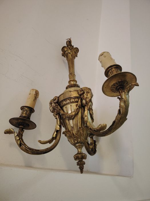 Candelabru Empire din bronz masiv cu 3 brațe piesa cu o lucrătura de o