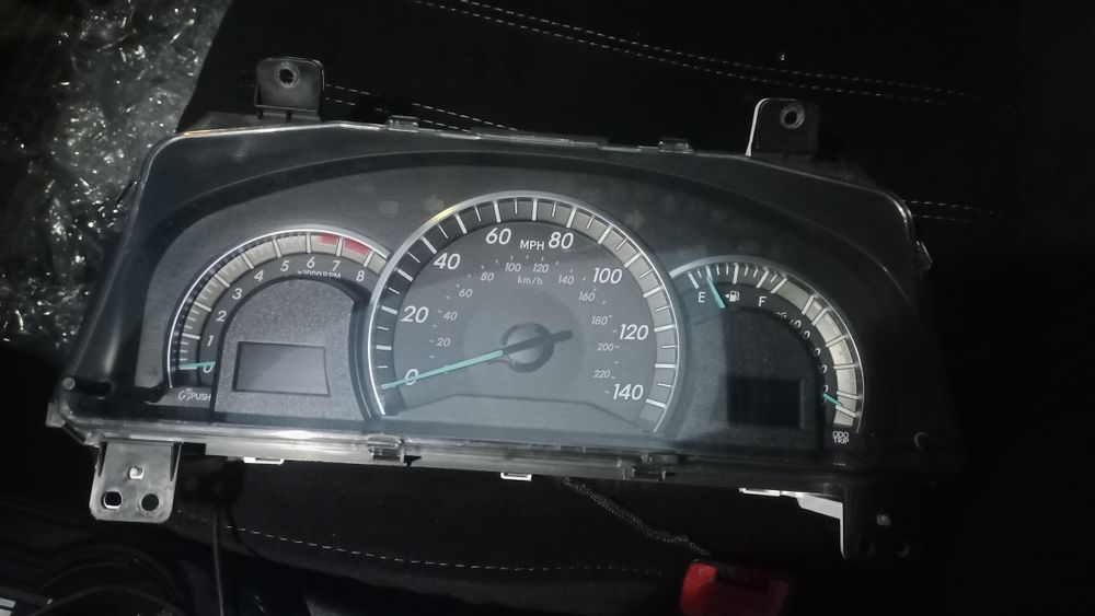 Продается щиток приборов камри 50