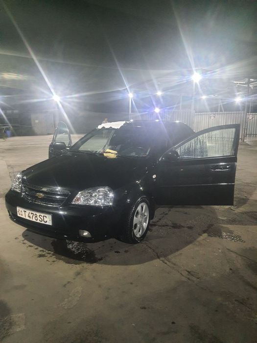Lacetti sotiladi