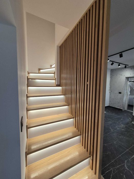 Scari din lemn masiv de stejar